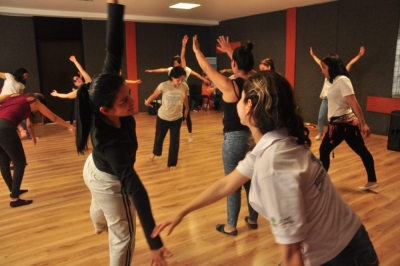 Introducción para la carrera de Danzas y Técnicas Corporales 